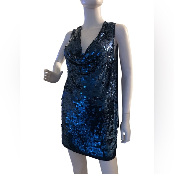 INC International
Concepts Navy Draping
Neck Disc Sequin Accent
Tank Shirt - Picture 4 of 8